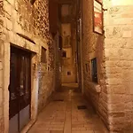 Cosy Corner Apartment