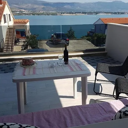 Cosy Corner Apartman Trogir