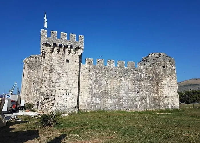 Cosy Corner Apartment Trogir