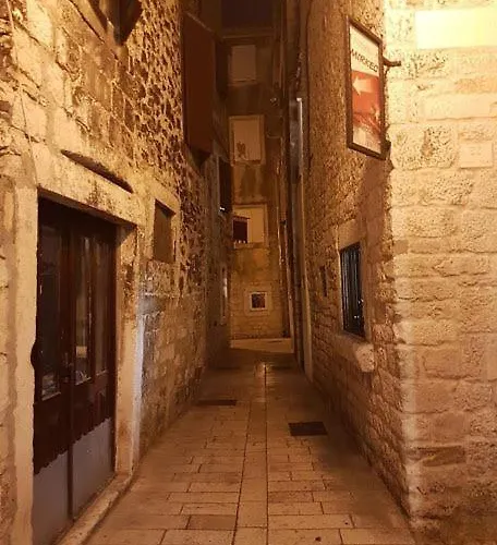 Cosy Corner Apartment