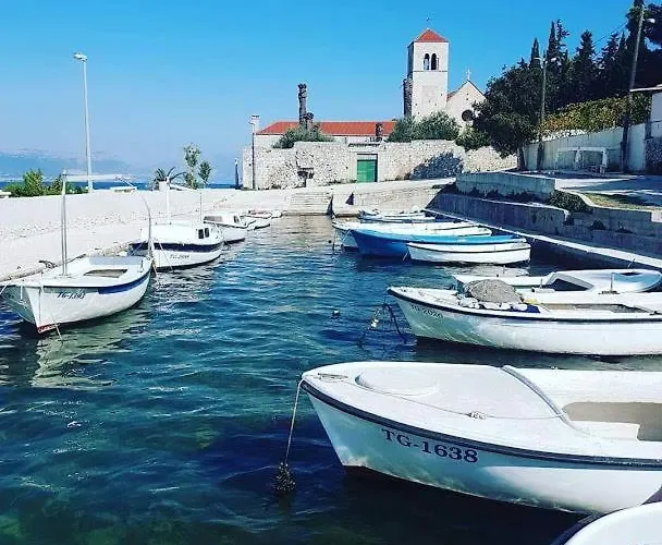Cosy Corner Apartment Trogir